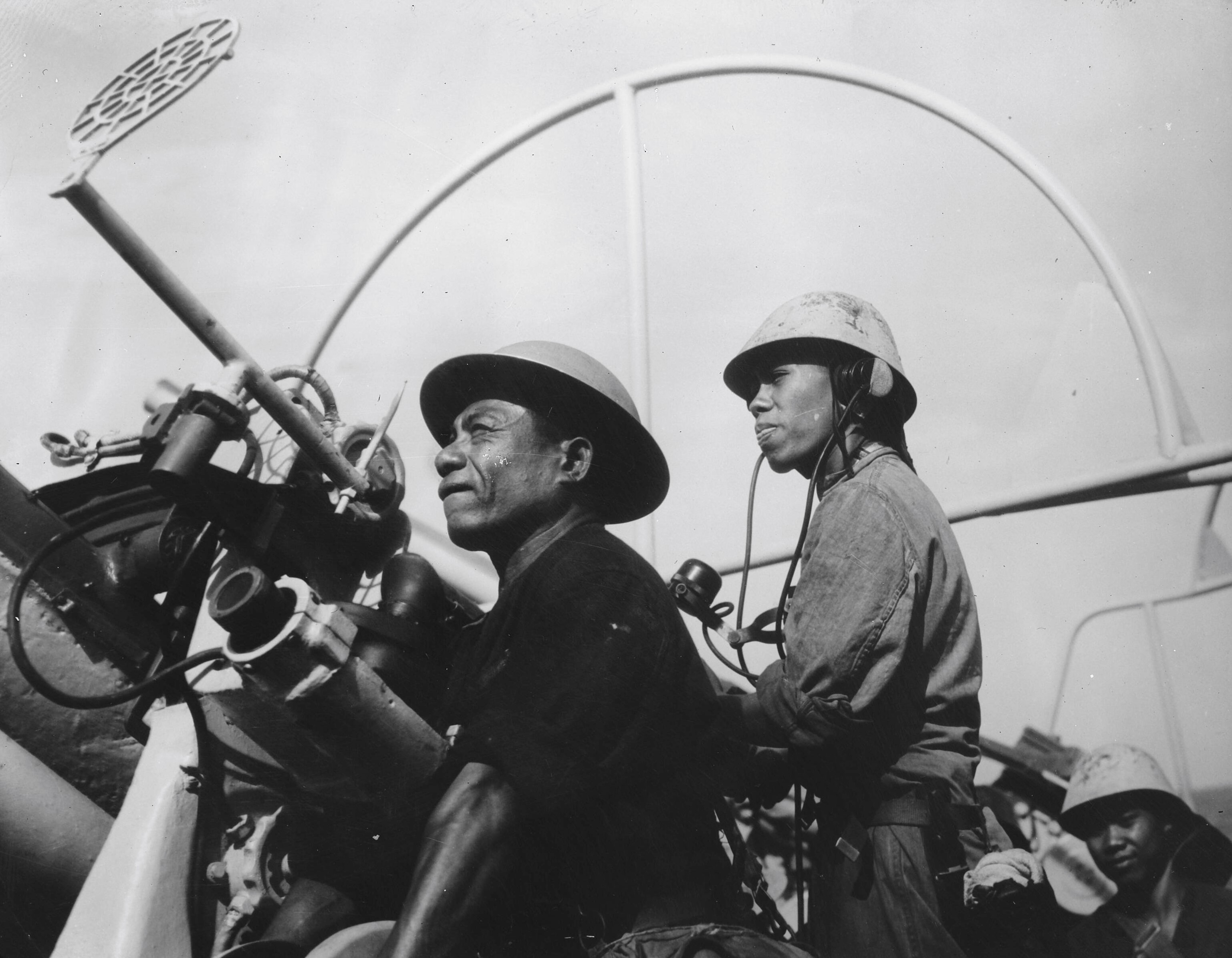 Fig 9 AA gun crew on Tromp