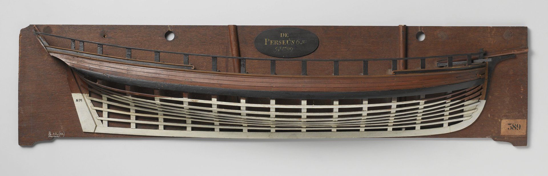Halfmodel van de tweemast-schoener&nbsp;Perseus, bewapend met zes kanons, 1799