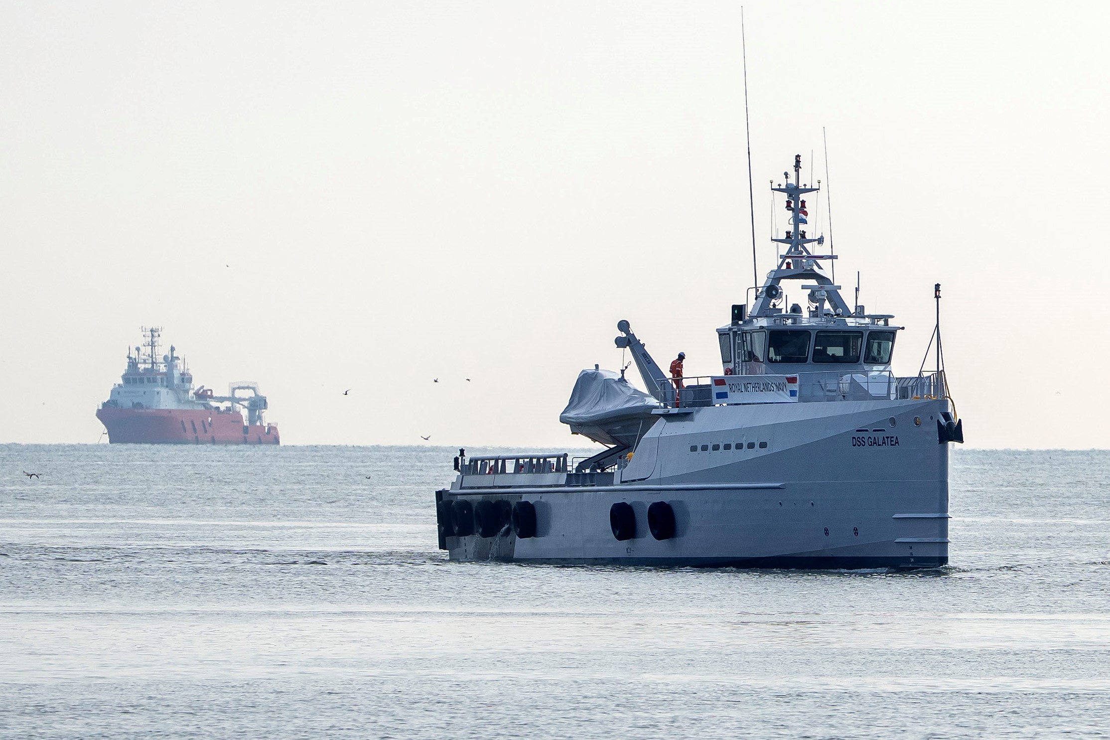 De Koninklijke Marine heeft de afgelopen periode met ervaring opgedaan met de laagbemenste Galatea (foto: Mediacentrum Defensie)