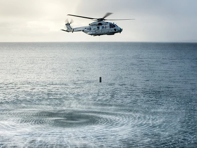 Verenigd Koninkrijk, Helston, RNAS Culdrose, 29 november 2017. Nederlandse NH90's (860 squadron Defensie Helikopter Commando) jagen op onderzeeboten in de Engelse wateren rondom Culdrose. Deze ASW-training (Anti Submarine Warfare) maakt deel uit van FOST (Flag Officers Sea Training) De NH90's zijn uitgerust met een speciale sonar, deze zendt onder water geluidsgolven uit en spoort zo eventuele onderzeeboten op.